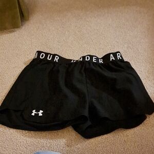🗽Under Armour Women's Black Shorts, new no tags